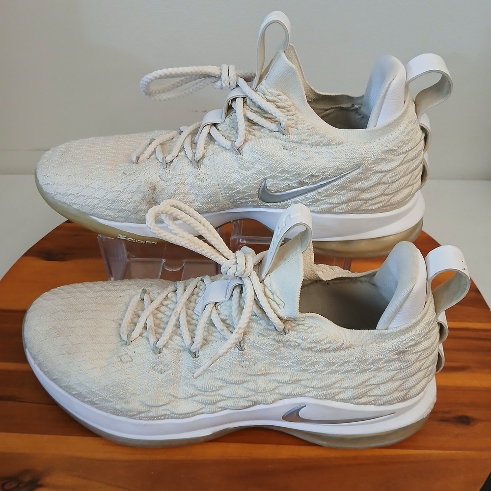 Nike LeBron 15 Low Mens 10.5 White Metallic Basketball Shoes Sneakers AO1755-100